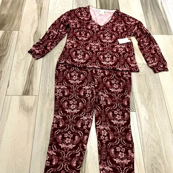 Beautiful women’s lucky brand pj set. Multiple sizes available. - Picture 4 of 8